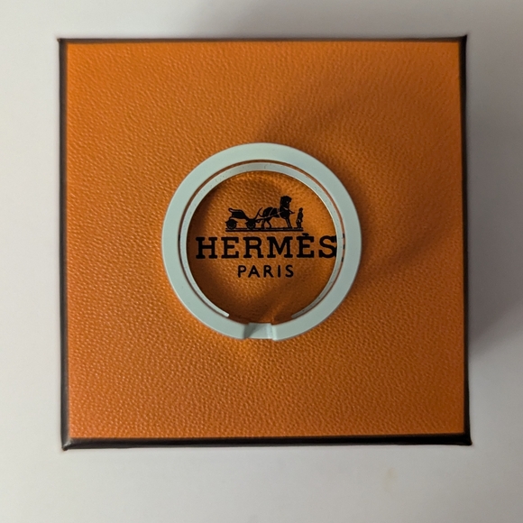 NIB Hermes H 90 Scarf Ring. Gold/Brass H with Ivory Enamel Trim - Picture 5 of 6